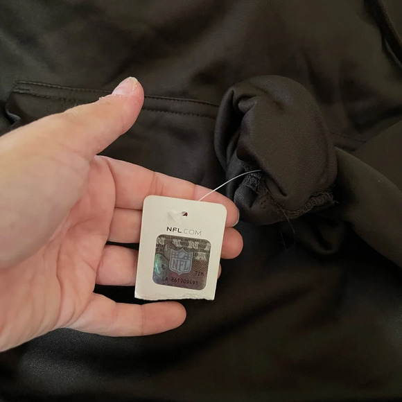 NWT! Men’s Unisex Cleveland Browns brown sweatshirt hoodie pullover Size Small - Picture 5 of 6